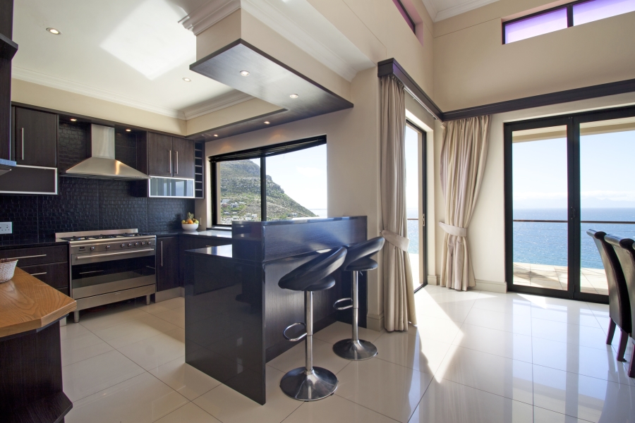 To Let 3 Bedroom Property for Rent in Cairnside Western Cape